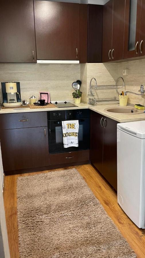 Lotos Apartament Apartman Burgasz Kültér fotó