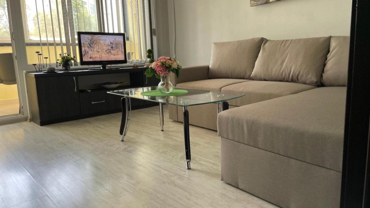 Lotos Apartament Apartman Burgasz Kültér fotó